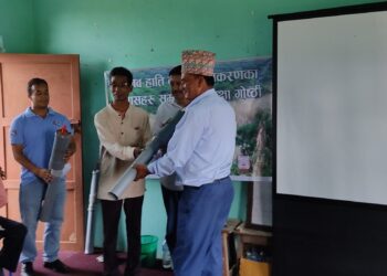 हात्ती भगाउन निकुञ्ज कार्यालय र राष्ट्रिय प्रकृति संरक्षण कोषद्धारा समितिलाई उपकरण हस्तान्त्ररण
