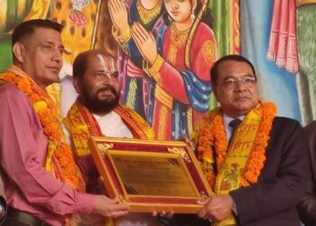 महाकाली अस्पतालका पुर्व मेसु कायस्थ र निमित्त मेसु भट्टलाई रामलीला रत्न सम्मान