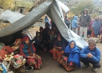भूकम्पको डर ले त्रिपालको बास