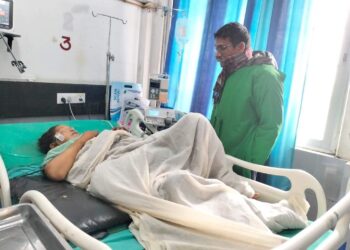 हात्तीको आक्रमण घाईते सार्कीको बेलडाँडी जनप्रतिनिधीद्वारा स्वास्थ्य अवस्था बारे जानकारी ललु सार्कीको उपचारमा सहयोग गछौँ ः गाँउपालिका प्रमुख राना