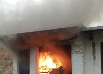 एका विहानै गोकुलपुर बजारमा रहेको ग्यारेजमा आगलागी