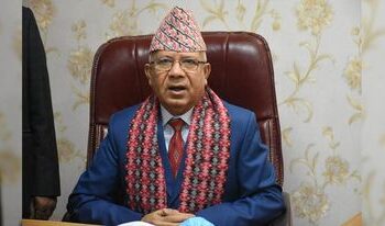बजेट यथास्थितिमा पास भए सरकार ढल्न सक्ने आशय व्यक्त गरेका छन । माधव नेपाल