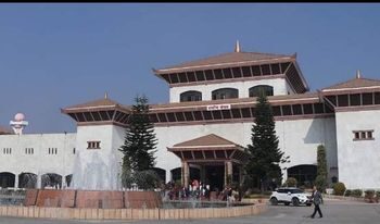 सुन तस्करी प्रकरण छानबिन समितिबारे कुरा नमिलेपछि प्रतिनिधिसभा बैठक मंगलबार १ बजेसम्मका लागि स्थगित
