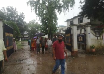 जिमुवाको सिद्धनाथ मावि घटना प्रकरण घाईते शिक्षक जोशीका परिवारद्वारा ८ जना बिरुद्ध ज्यान उद्योगमा किटानी
