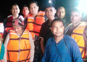 सशस्त्र प्रहरीद्वारा विपद्मा फसेका मानिसको उद्दार