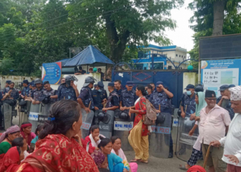 गर्भपतनको औषधी सेवनले महिलाको मृत्युपछि कैलाली प्रहरी कार्यालय घेराउ