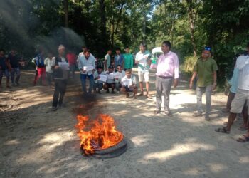 धनगढी उपमहानगरपालिका वडा नम्बर १७ का स्थानीयहरु आन्दोलित