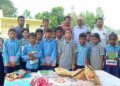 माओवादी युद्ध नेता भट्टद्वारा जन्मदिनको अवसरमा विद्यार्थीलाई शैक्षिक समाग्री वितरण