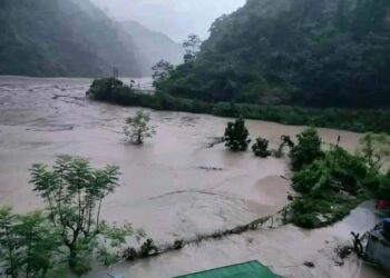 सिक्किममा ठूलो वर्षापछि आएको बाढीले भारतीय सेनाका २३ जवान बेपत्ता