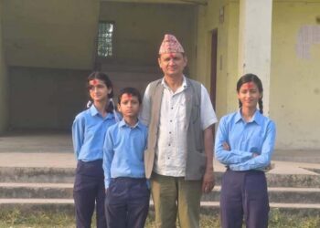 पुर्व सांसद जोशीले नाती नातिनीलाई सरकारी विद्यालयमा भर्ना गरे