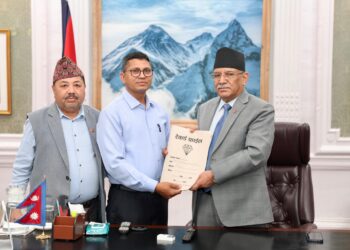 मझगाँउ विमानस्थल निर्माणमा सेनाको अवरोध हटाउन प्रधानमन्त्री प्रचण्डलाई ज्ञापन