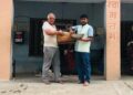 पुर्व विद्यार्थी नेता भाटद्वारा आमाको स्मृतिमा बृद्धआश्रममा फलफुल वितरण