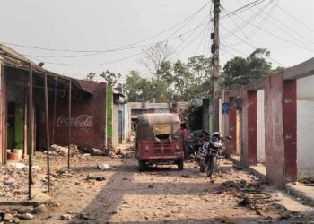 खाद्य र बाल संगठनको जमिनमा बस्दै आएका व्यवसायी आफै हट्न थाले