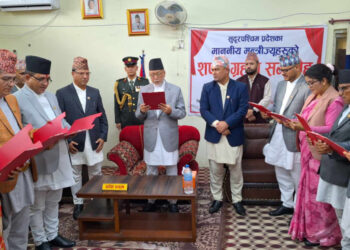 सुदूरपश्चिममा ७ मन्त्रीले लिए शपथ,जोशीले गरे बहिस्कार