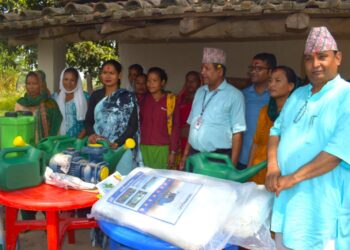 कृष्णपुरको कलुवापुरका महिला कृषकलाई कृषि समाग्री वितरण