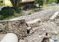 भीमदत्तको तिलकपुरमा खहरे खोला गाँउतिर उर्लिदा कालिका विद्यालय उच्च जोखिममा