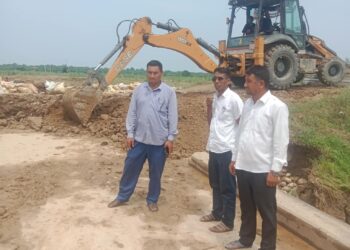 चौधर नदीमा आएको बाढीका कारण फुटेको तटबन्ध निर्माण कार्य अघि बढ्यो, बजेटको अभाव
