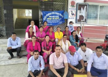 बेलडाँडीका निजी स्रोतका शिक्षक धर्नामा