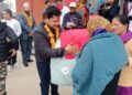 युवा व्यवसायी देउवाद्वारा भीमदत्त नगरका ४२ विपन्न परिवारलाई कम्बल वितरण