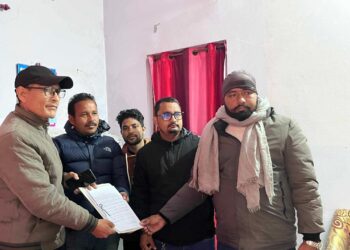 संयुक्त युवा विद्यार्थीले विद्युतका प्रमुखलाई भने, ‘कमिसन खाने चक्करमा सेवाग्रांही जनतालाई अध्यारोमा बस्न बाध्य नपार्नु’