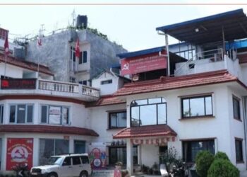बिहान ११ बजे  बस्ने भनिएको माओवादी केन्द्रको स्थायी समिति बैठक   सरेर दिउँसो  १ बजे बस्दै