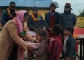 मन्त्रीपत्नी थापाद्वारा दुर्गा आधारभूत विद्यालयका १७३ विद्यार्थीलाई न्यानो कपडा वितरण 