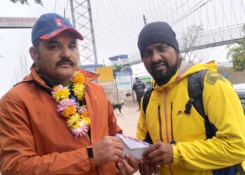भीनपा १३ वडाध्यक्ष झक्कासद्वारा बिरामी पत्रकार सिनाललाई उपचार खर्च