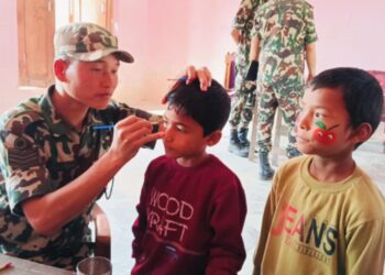 नेपाली सेनाद्वारा लालझाडीमा निःशुल्क स्वास्थ्य शिविर संचालन