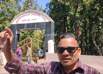 नालापानी किल्लामा वीरताको गाथा सुनाउँदै पत्रकार विष्ट (भिडियो) सहित
