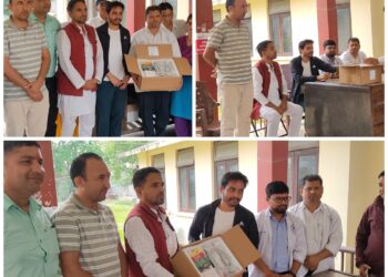 युवा नेता तथा समाजसेवी गोपी प्रसाद उपाध्यायद्वारा श्रीपुर स्वास्थ्य कार्यालयलाई इसिजी मेसिन सहयोग