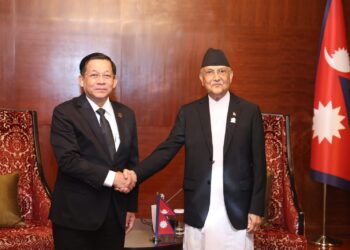 बैङ्ककमा प्रधानमन्त्री ओली र म्यान्मारका समकक्षी हलिङबीच भेटवार्ता