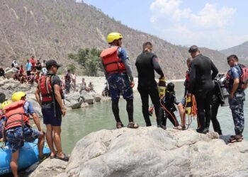 सेती नदीमा डुबेका ९ वर्षीय बालकको शव सशस्त्र प्रहरीको गोताखोर टोलीले फेला पार्‍यो