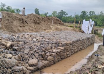 चुरे क्षेत्रको क्षतिकरण रोक्न जैविक तटबन्ध निर्माण