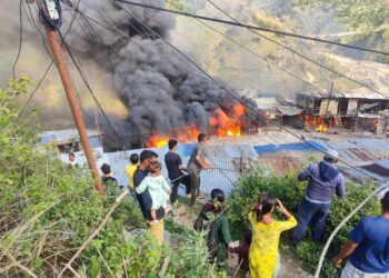 बाजुराको बाम्का बजारमा भीषण आगलागी, ४० भन्दा बढी पसल पूर्ण रूपमा नष्ट