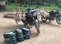 कञ्चनपुरको पुनर्वासमा भारतबाट प्रतिबन्धित ब्रोइलर कुखुरा ओसारपसार गर्ने एक जना मोटरसाईकल सहित सशस्त्र प्रहरीको नियन्त्रणमा