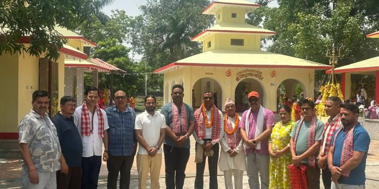 सिद्धनाथ मन्दिर समितिद्वारा एसपी खत्रीको विदाई