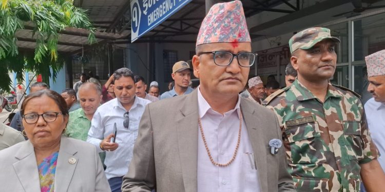 सेती अस्पतालमा मुख्यमन्त्री भट्टको निगरानी, हरेक १५ दिनमा अनुगमन गर्ने घोषणा