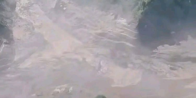 रसुवाको बाढीमा कञ्चनपुर र डडेल्धुराका १३ कामदार सम्पर्कविहीन