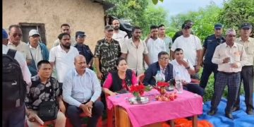 भूमिमन्त्री प्रतिभा रावल कञ्चनपुरका गाँउबस्तीमा नागरिकका समस्या बुझ्दै लालपुर्जा दिने प्रतिबबद्धता
