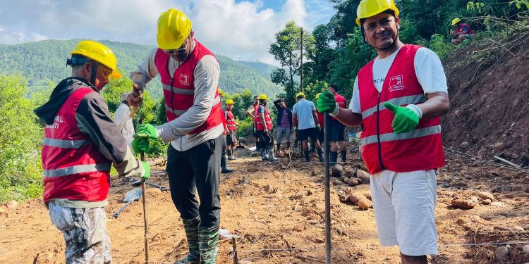 बाढी प्रभावित क्षेत्रमा उद्धारदेखि अस्थायी आवास निर्माणसम्म जुट्दै युवा नेता ऐर