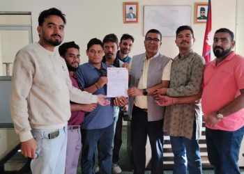 अखिल क्रान्तिकारीको प्रशासनलाई पाँच बुदे ज्ञापन मापदण्ड विपरित विद्यालय बस, कालोबजारी, तस्करी नियन्त्रणमा जोड