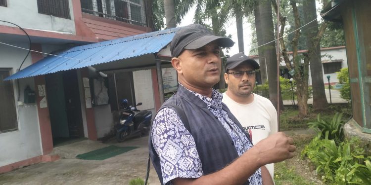 सेटिङ्ग काठ बिक्रि वितरण भएको भन्दै बहुमतको वनमा डेलिगेशन